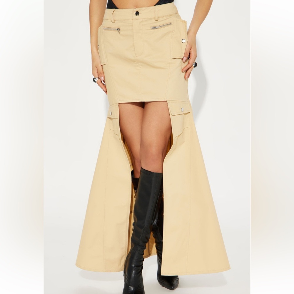 BRAND NEW WITH TAG! BEAUTIFUL CARGO SKIRT.